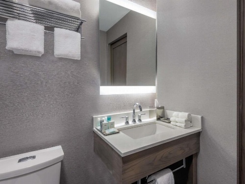 Wyndham Garden LaGuardia South image 11