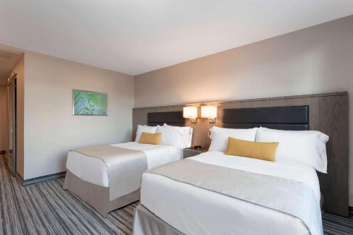 Wyndham Garden LaGuardia South image 2