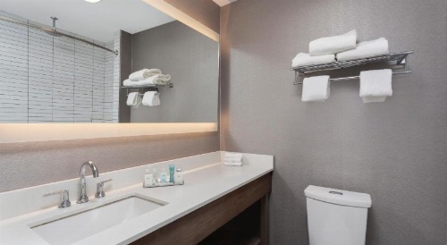 Wyndham Garden LaGuardia South image 3