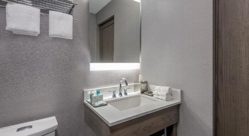 Wyndham Garden LaGuardia South image 6